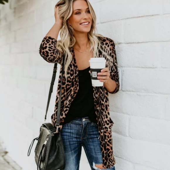 🔥1 large left! 🎉HP x 3🎉Leopard Print Cardigan - Picture 4 of 8